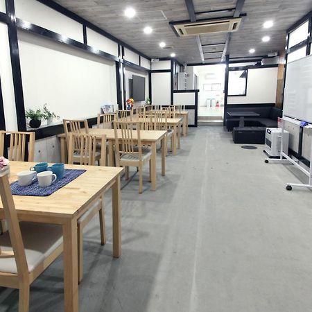 Guest House Futaba Осака Экстерьер фото