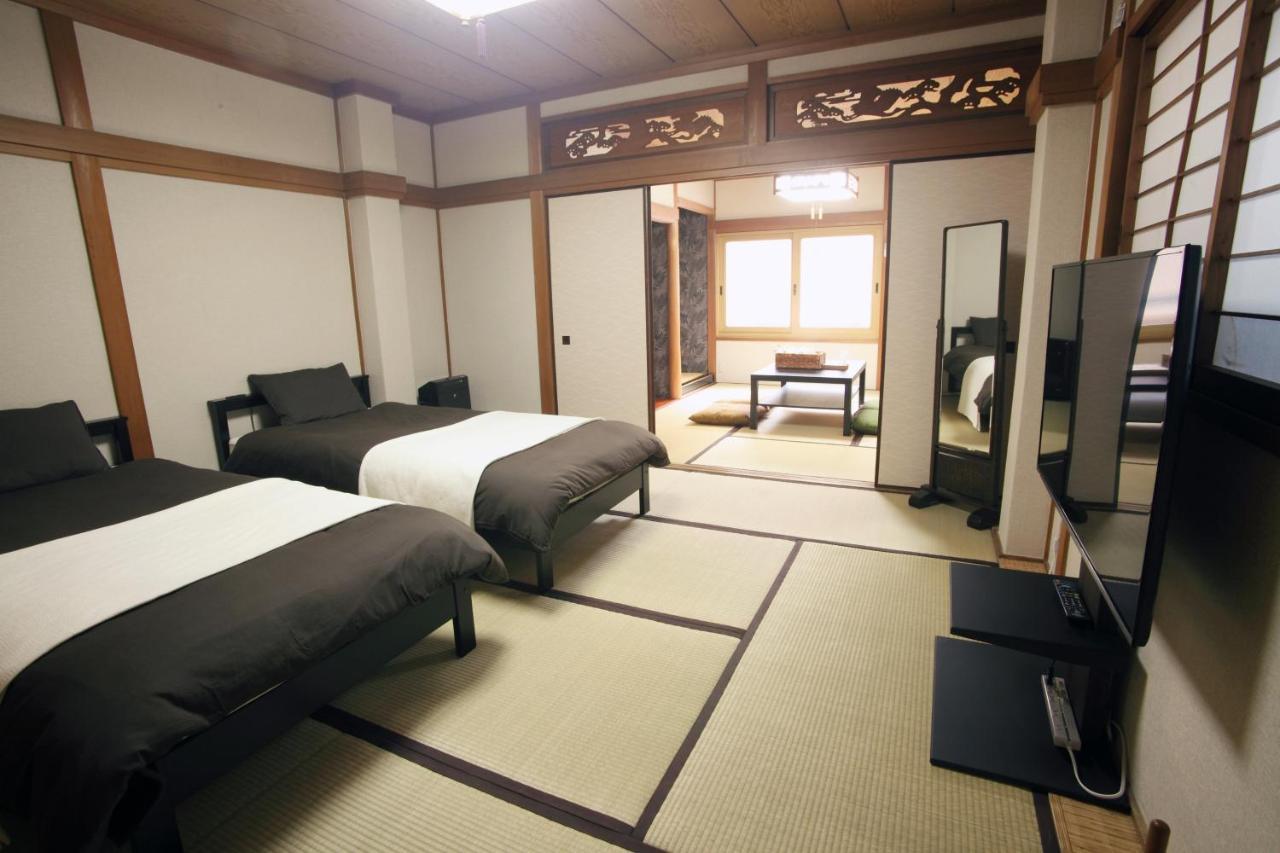 Guest House Futaba Осака Экстерьер фото