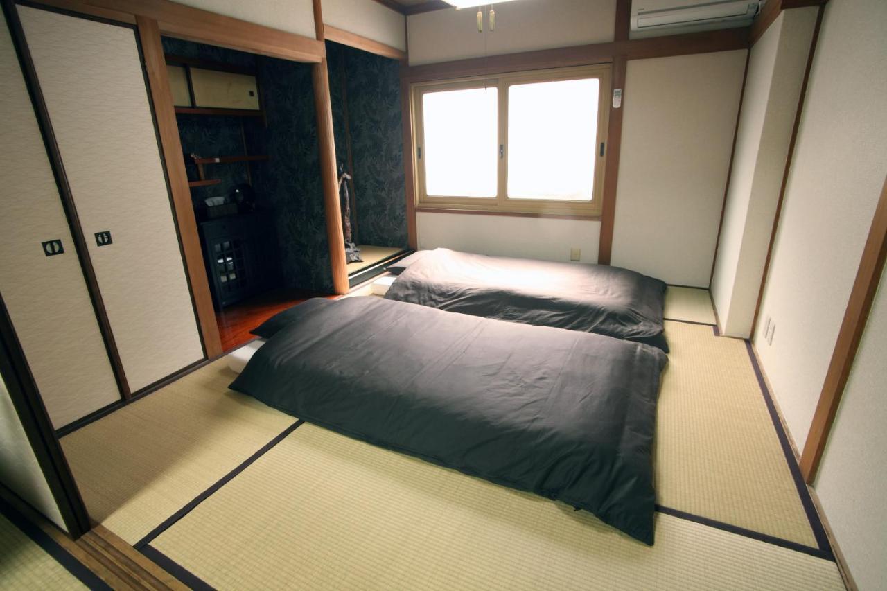 Guest House Futaba Осака Экстерьер фото
