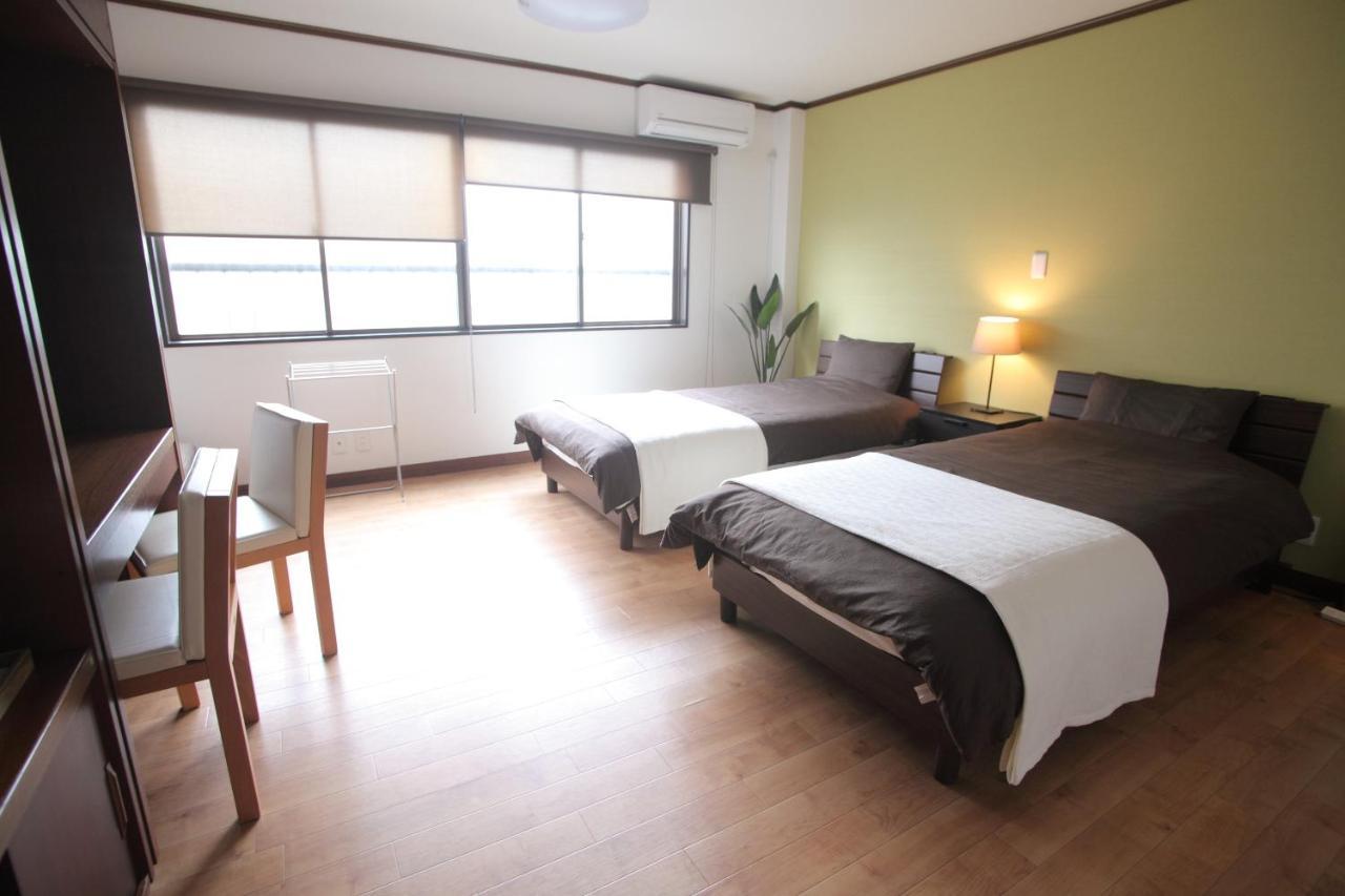 Guest House Futaba Осака Экстерьер фото
