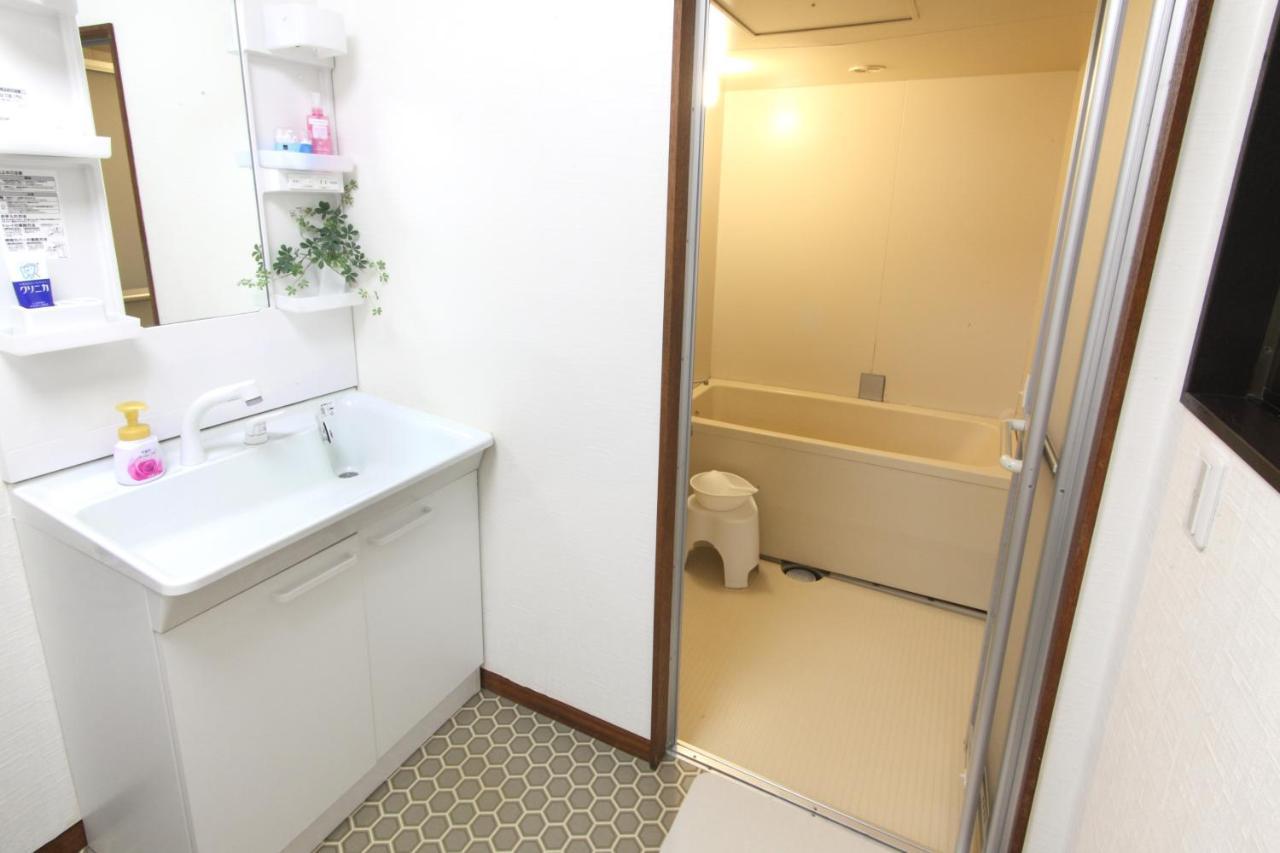 Guest House Futaba Осака Экстерьер фото