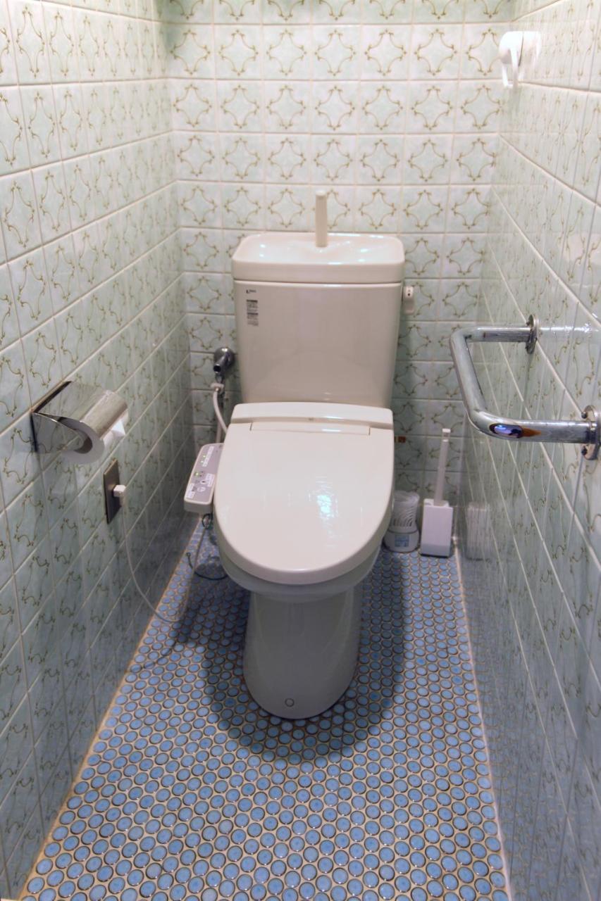 Guest House Futaba Осака Экстерьер фото